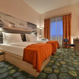 ramada-airport-prague.praguehotelsweb.com/